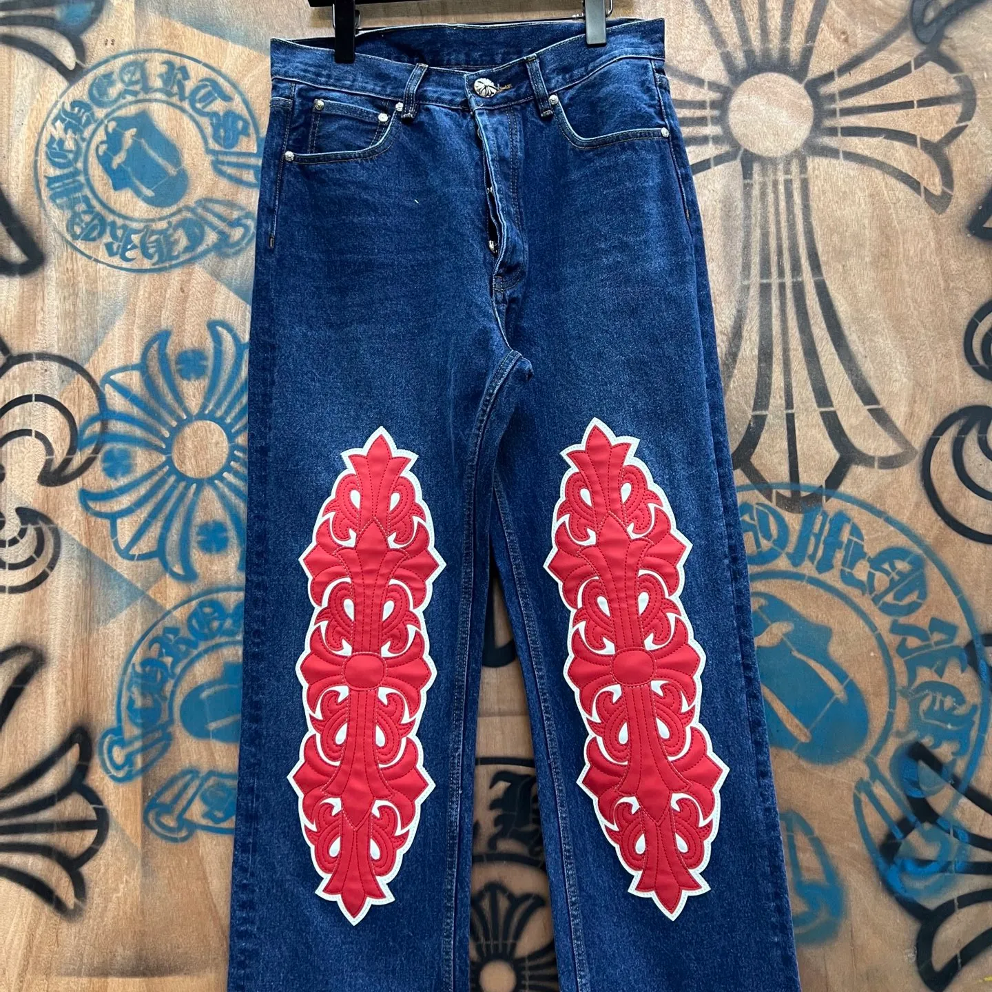 P720 Wang Zha has a new one! Heavy 15.5oz! Kill all market versions instantly! Price bottomed out chrome hearts limited series new city limited jeans Chrome Hearts city limited jeans vintage levis American made 501 505 517 base version remake Levis American made 501 base version imported sheepskin 925 silver remake Customers provide waist and pants length or height and weight The studio will select the most suitable base version for you to remake There are many people doing remakes in the market Don't belittle or comment The difference is visible to the naked eye See more and compare yourself #CHROME HEARTS Unisex style